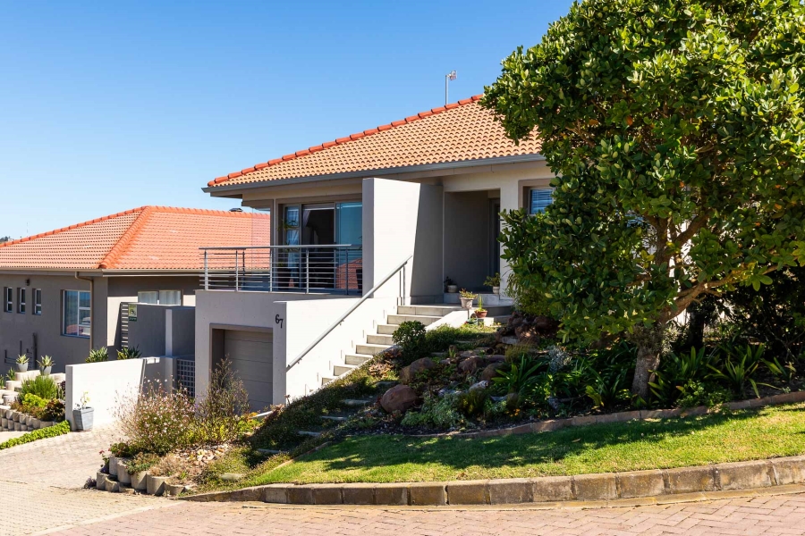 4 Bedroom Property for Sale in Bergsig Western Cape